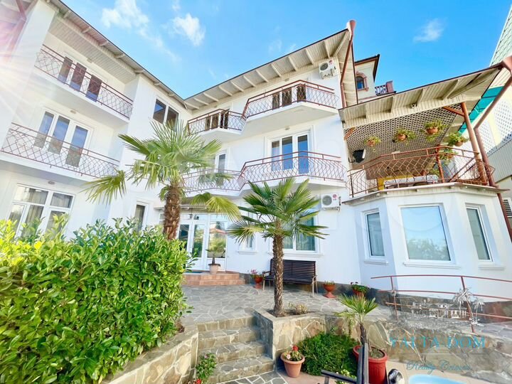 Дом 363 м² на участке 4,2 сот.