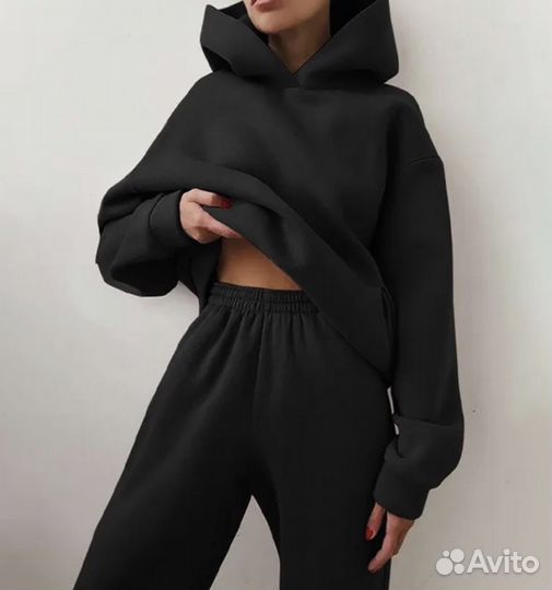 Чёрный тёплый женский спортивный костюм на флисе