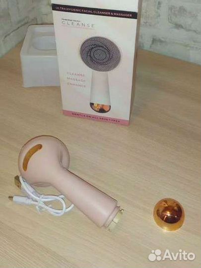 Новая щетка массажная очищающая