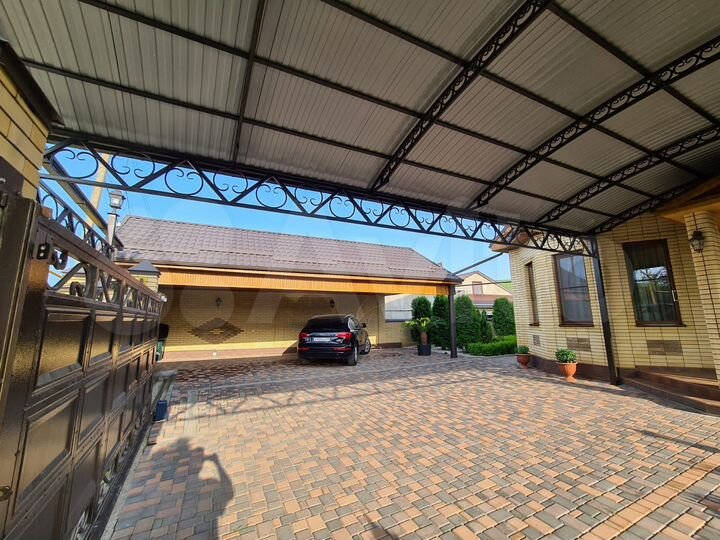 Дом 200 м² на участке 10 сот.