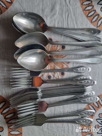 Посуда, тарелки, столовые приборы, стаканы,рюмки