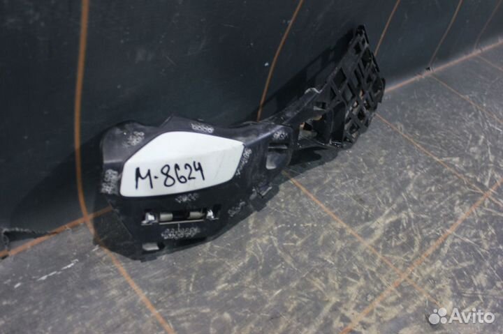 Кронштейн бампера переднего-Mercedes-Benz CLA-C177