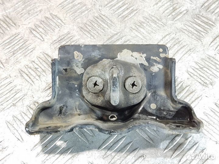 Ответная часть замка багажника Ssang yong Rexton 2