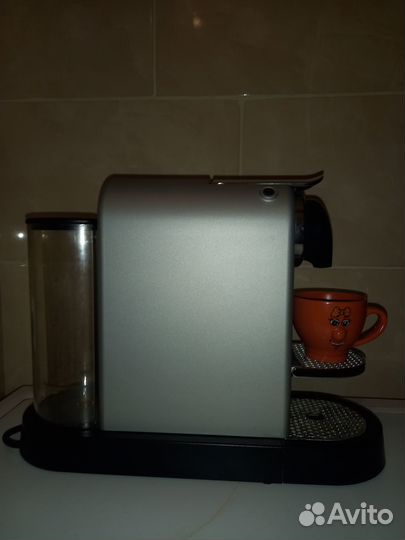 Продаю капсульную кофемашину