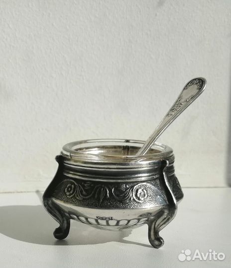 Солонки хрусталь, мельхиор и ложки для соли