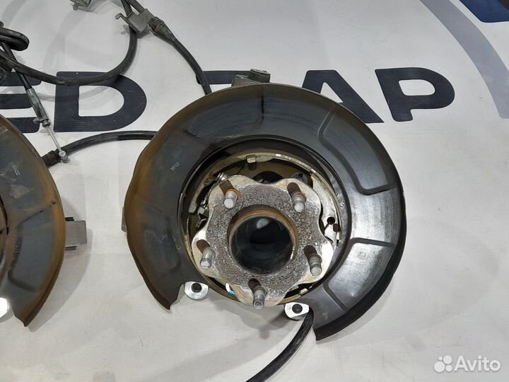 Задний кулак левый и правый Nissan Teana J32