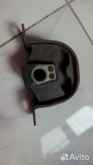 Задняя подушка двигателя ваз 2108