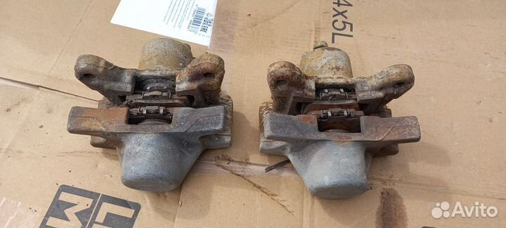 Toyota Altezza GXE10 Задний тормозной суппорт