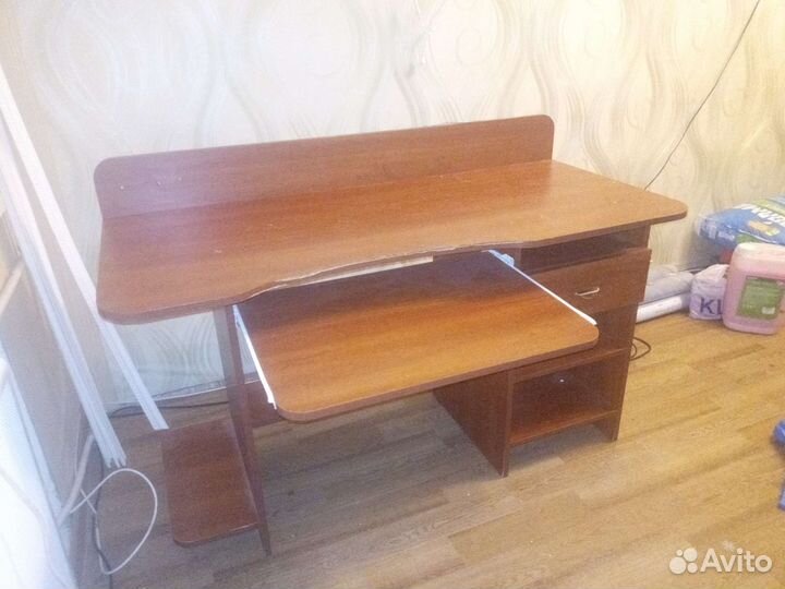 Компьютерный стол