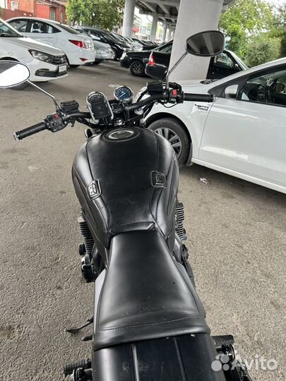 Yamaha XJR 1200