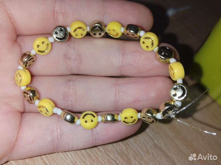 Браслет из бисера