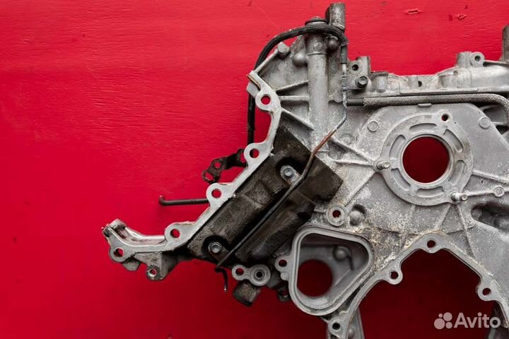 Крышка двигателя передняя Toyota Land Cruiser 200