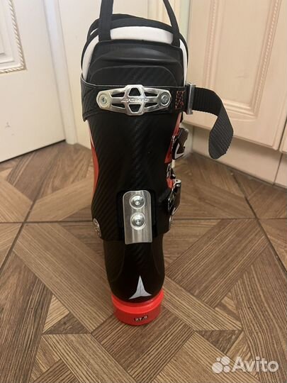 Горнолыжные ботинки atomic