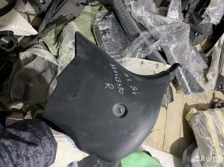 Накладка нижняя правой стойки Мазда 3 bl