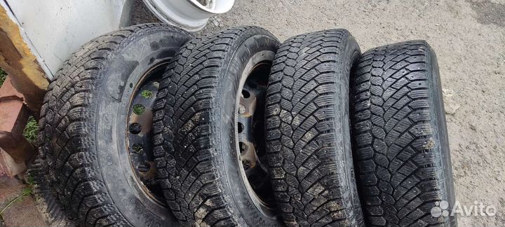 Gislaved Nord Frost 200 SUV 215/65 R16 102