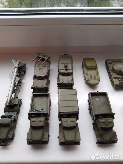 Игрушки СССР солдатики и машинки