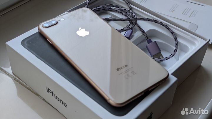 iPhone 8 plus в отличном состоянии