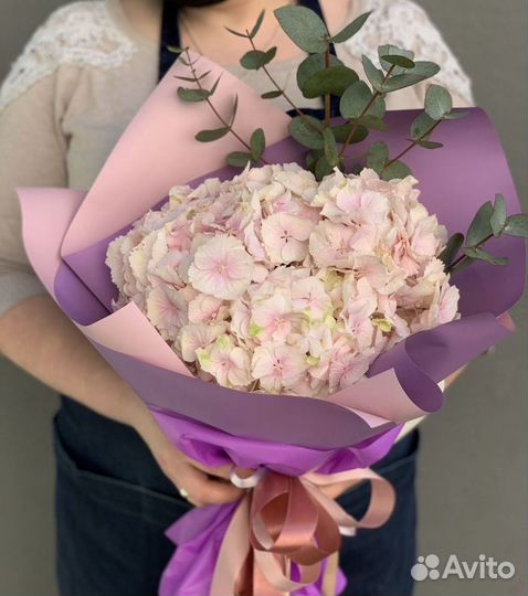 Букеты с гортензиями с круглосуточной доставкой