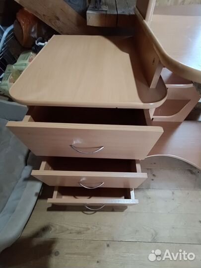 Компьютерный стол