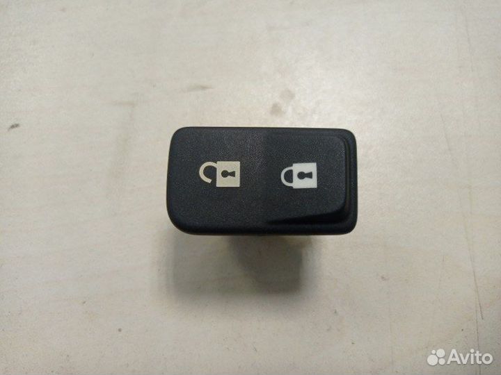 Кнопка центрального замка Volvo S40 2009
