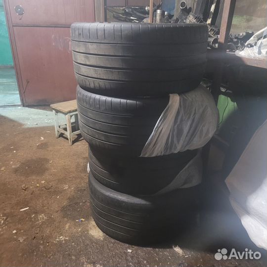 Michelin Pilot Super Sport 305/35 R22 31Y
