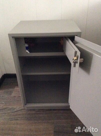 Сейф металлический