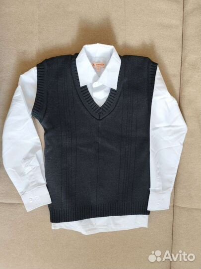 Новая рубашка и жилетка 128 р