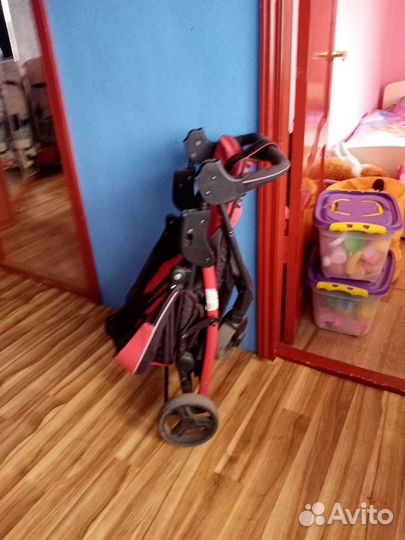 Прогулочная коляска