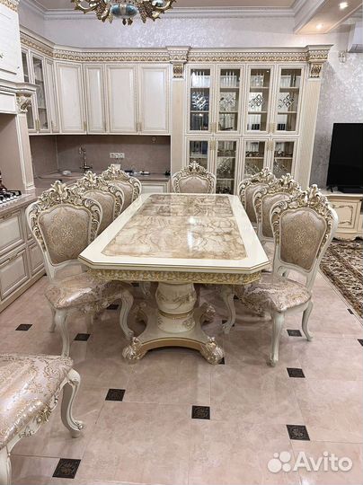 Стол и стулья в гостиную.Оплата при получении