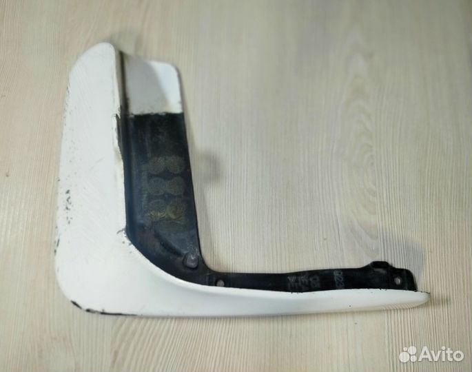 Брызговик задний правый Toyota Camry V55 V50