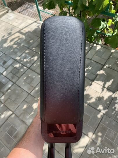 Подлокотник для Nissan Almera g15