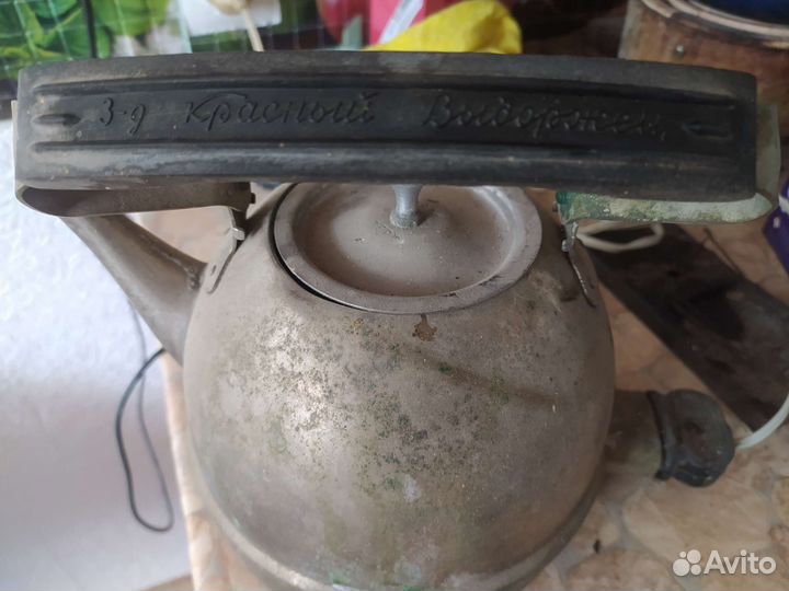 Красный выборжец Чайник