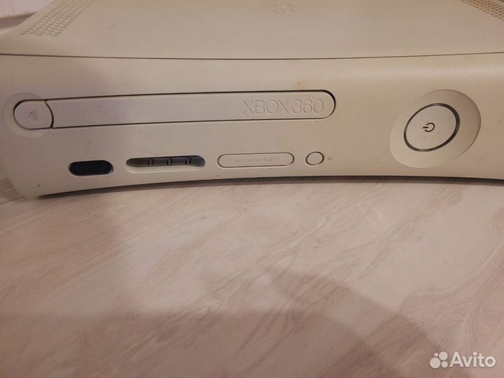 Игровая приставка Xbox 360