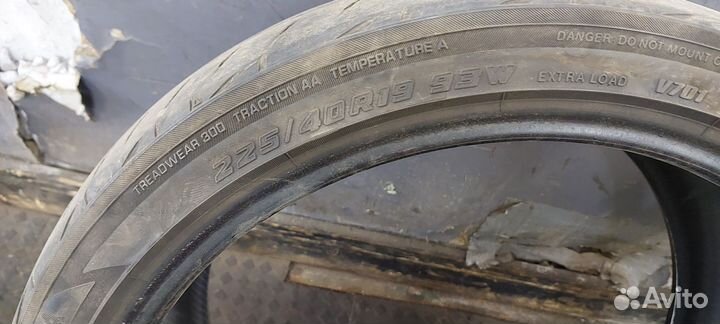 Yokohama Advan Fleva V701 225/45 R19 и 255/35 R19