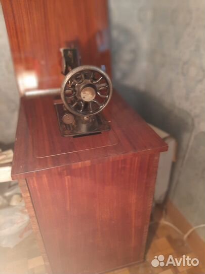 Швейная машинка зингер