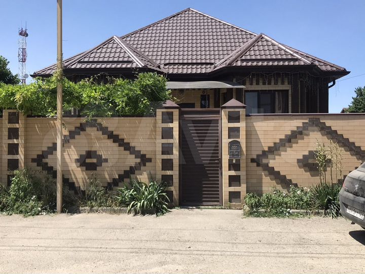 Дом 200 м² на участке 5 сот.