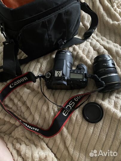 Зеркальный фотоаппарат Canon 60d