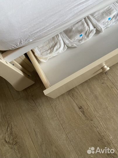 Детская кроватка с маятником И матрасом