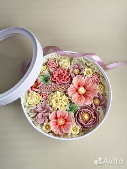 Шоколад ручной работы, клубника в шоколаде