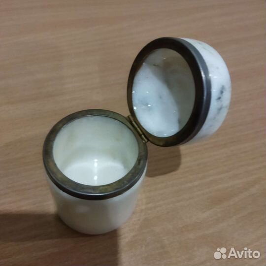 Стаканчик, шкатулка из камня