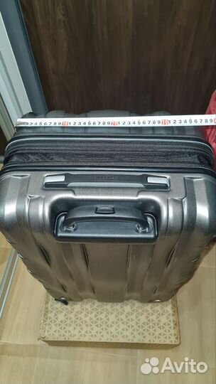 Чемодан на колесах samsonite L