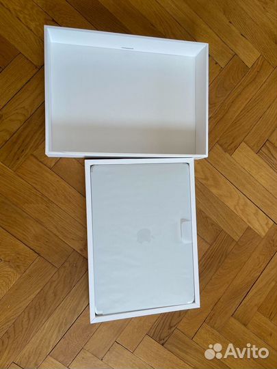 Macbook pro 13 (2022), Apple M2, 8гб, 256гб, SSD