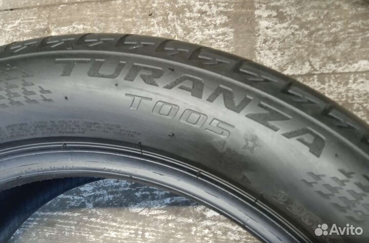 Bridgestone Turanza T005 225/50 R17