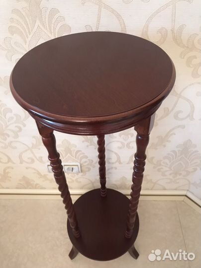 Подставка под цветы, лампу, статуэтку