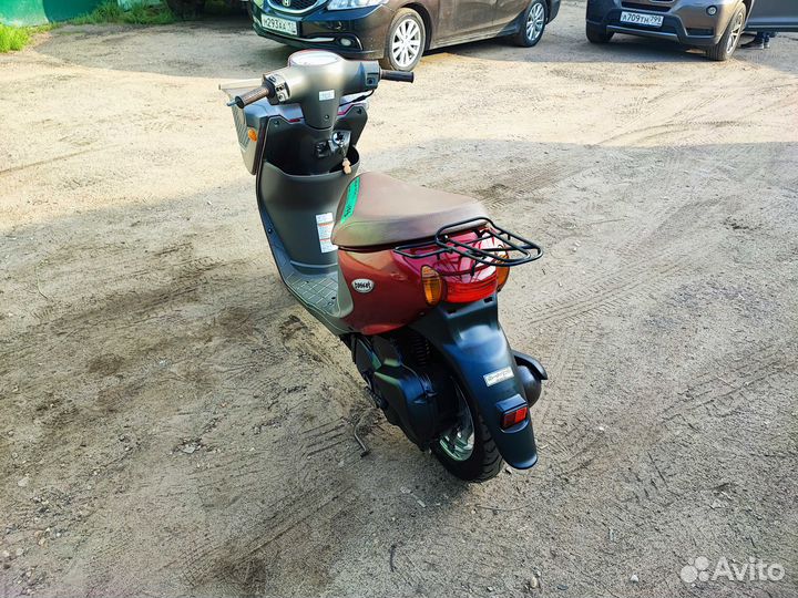 Скутер инжекторный с корзинкой Suzuki Lets4 49 куб