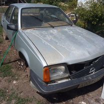 Opel Ascona 1.8 MT, 1985, битый, 100 000 км, с пробегом, цена 35 000 руб.