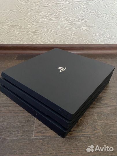 Sony playstation 4 pro 1tb 2 геймпада, игры