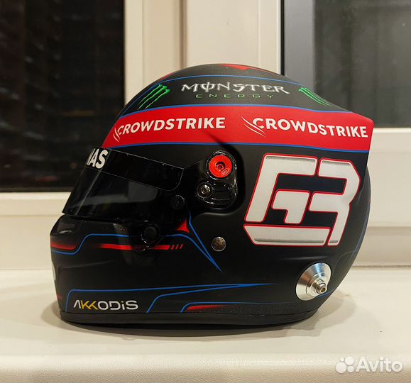 Bell F1 Шлем Mercedes Russel 1:2