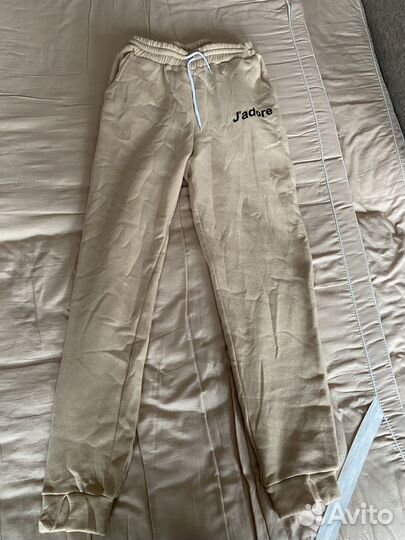 Костюм женский и свитера