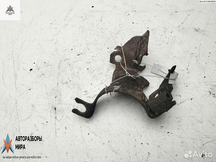 Кронштейн (крепление) Peugeot Partner (M59) рест